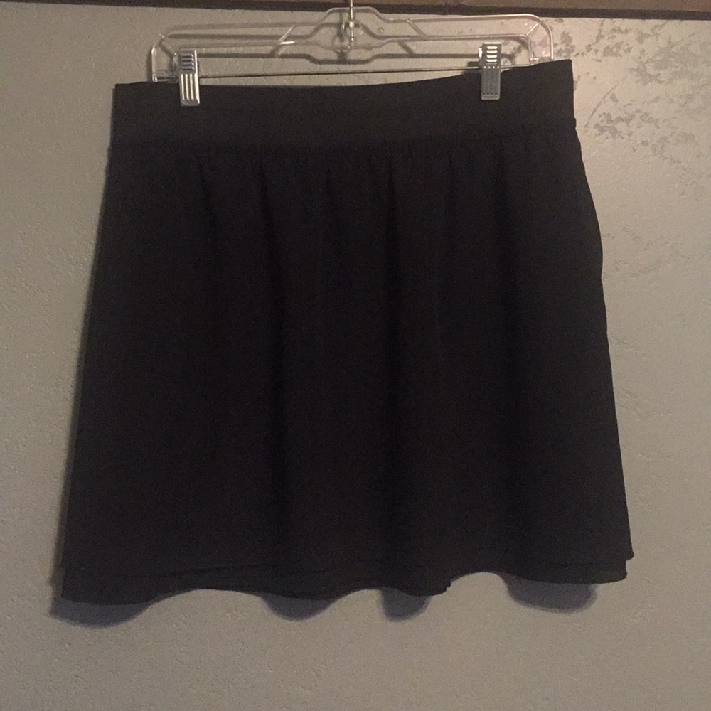 LOFT Skirt Size 8 w/pockets & elastic waistband!